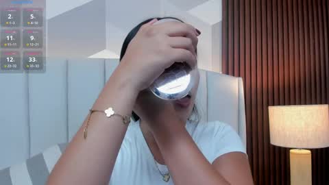 Julieta Santos online show from May 21, 6:58 pm