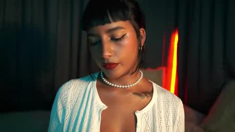 julietawinona online show from March 10, 9:40 pm