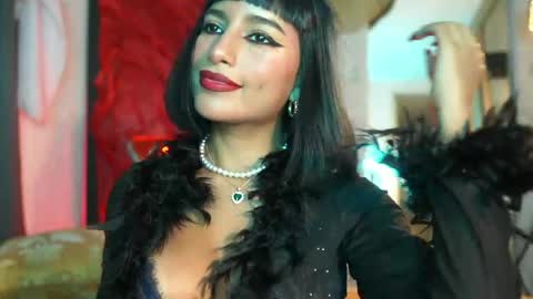 julietawinona online show from April 3, 9:33 pm