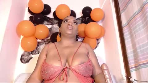 Julieth Brown online show from November 1, 8:30 pm