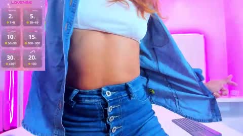 Snapshot of julieth_varr chatting on September 16, 11:56 am Julieth var online show from September 16, 11:56 am