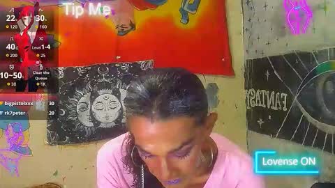 Julieth Wolf online show from November 8, 8:45 pm