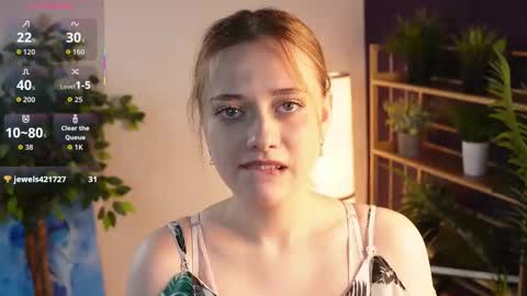 Mia online show from September 18, 3:32 am