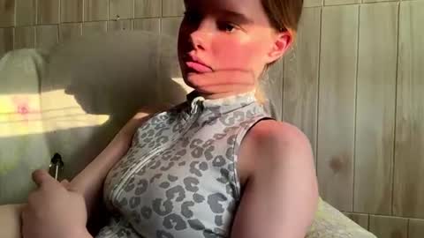 Malin online show from June 17, 3:28 pm