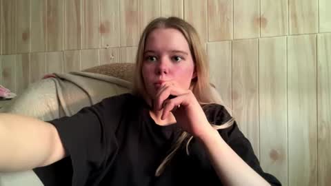 Malin online show from June 15, 3:48 pm