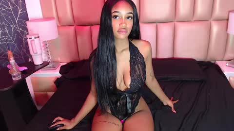 Snapshot of julitpink chatting on October 15, 11:55 am julitpink online show from October 15, 11:55 am