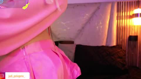 jullianapriv_ online show from March 25, 3:08 pm