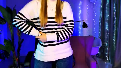 junewoods online show from December 15, 6:31 am