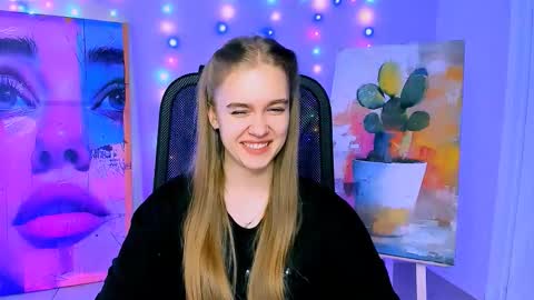 junewoods online show from February 18, 7:19 am