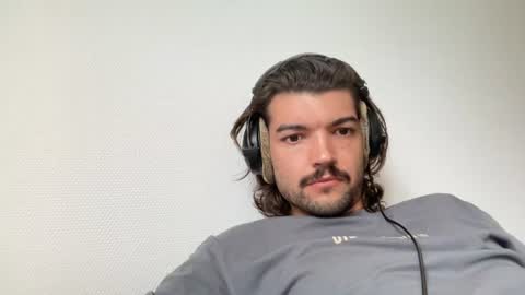just_a_guy_with_a_big_cock online show from July 27, 8:33 am