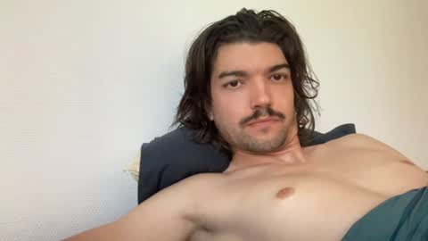 just_a_guy_with_a_big_cock online show from June 29, 7:16 am