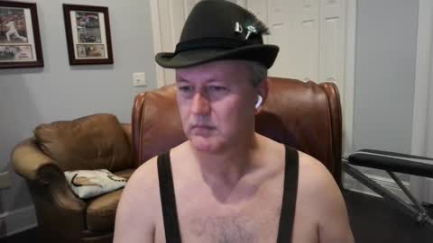 Snapshot of justavoyeurhere chatting on September 24, 8:43 am Michael online show from September 24, 8:43 am