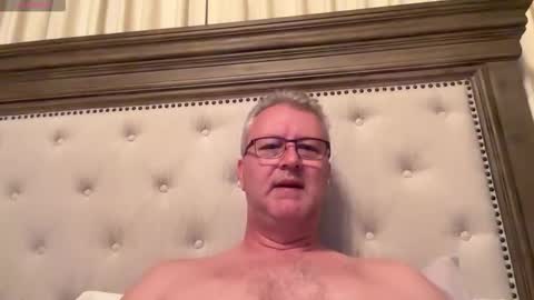 Snapshot of justavoyeurhere chatting on October 20, 10:09 am Michael online show from October 20, 10:09 am