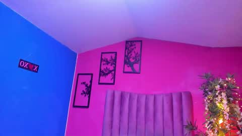 JUSTIN Y JAZMIN online show from January 6, 6:23 pm