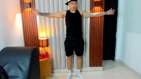 Justin online show from December 15, 7:32 pm