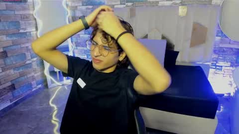  justin  online show from April 11, 11:36 am