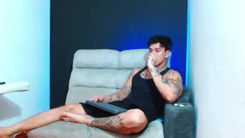 justinfuller_31 online show from June 7, 2:39 am
