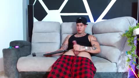 justinfuller_31 online show from November 19, 5:56 pm