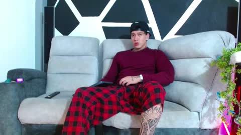 justinfuller_31 online show from November 20, 8:50 pm