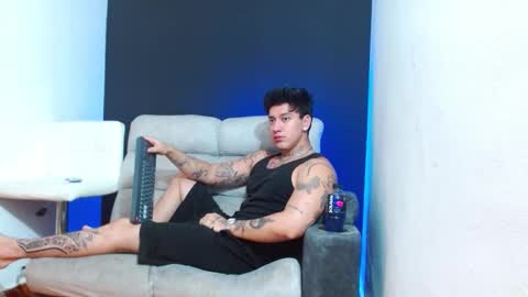 justinfuller_31 online show from March 26, 2:55 pm