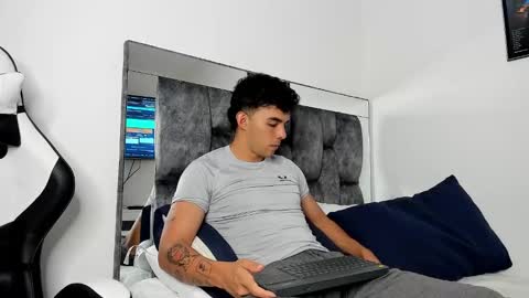 justinmorre online show from March 5, 7:38 pm