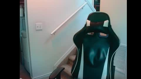justintym69 online show from May 14, 9:02 pm