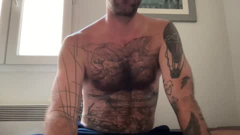 Snapshot of justmeandyou00 chatting on September 29, 7:40 am justmeandyou00 online show from September 29, 7:40 am