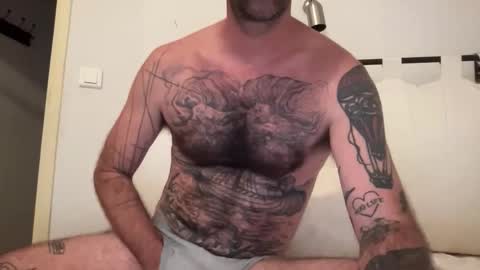 Snapshot of justmeandyou00 chatting on October 8, 4:24 pm justmeandyou00 online show from October 8, 4:24 pm