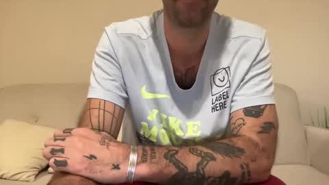 Snapshot of justmeandyou00 chatting on December 14, 6:52 pm justmeandyou00 online show from December 14, 6:52 pm