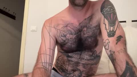 Snapshot of justmeandyou00 chatting on October 22, 9:56 am justmeandyou00 online show from October 22, 9:56 am