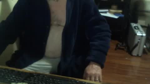 justmeohio online show from April 2, 2:52 am