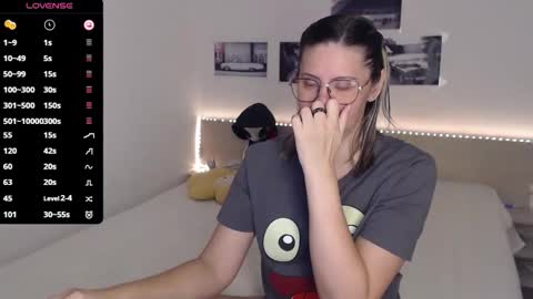 Julie online show from October 23, 4:03 am