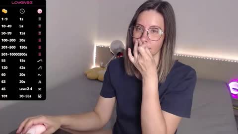 Julie online show from June 8, 3:51 am