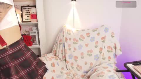 Emy online show from March 1, 11:53 pm