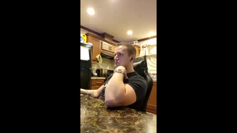 justus0624 online show from April 5, 1:35 am