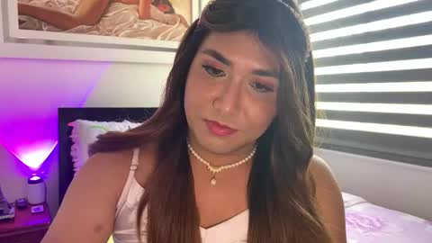 KIM  online show from October 2, 2:38 pm