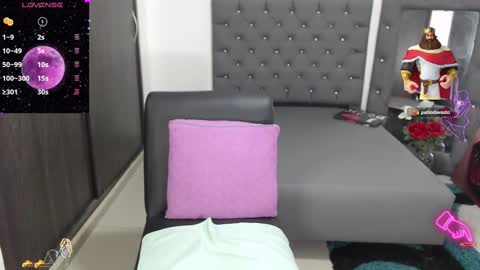 Snapshot of kaarlaa_ chatting on March 4, 8:38 pm Karla online show from March 4, 8:38 pm