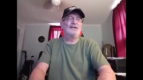 Snapshot of kabriggs136 chatting on October 6, 6:15 pm kabriggs136 online show from October 6, 6:15 pm