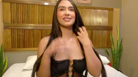 kaiawhite online show from April 15, 12:03 am