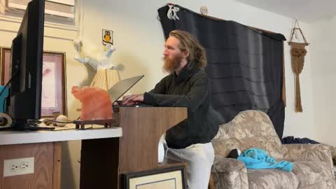 Kaiku77 online show from February 25, 8:45 pm