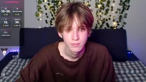 slutkai online show from December 1, 9:46 pm