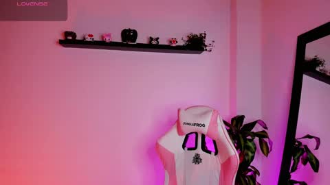 Snapshot of kali_ka chatting on September 10, 6:42 pm Kali Ka Please help me with your thumbs up its important dont forget my birthday on October 26 online show from September 10, 6:42 pm
