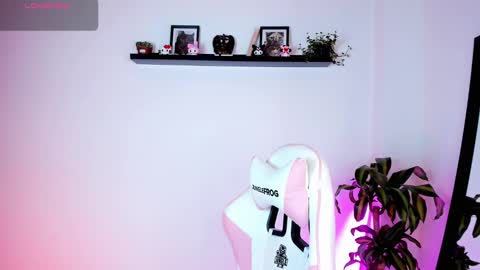 Snapshot of kali_ka chatting on September 27, 6:05 pm Kali Ka Please help me with your thumbs up its important dont forget my birthday on October 26 online show from September 27, 6:05 pm