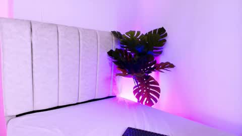 Kali Bloom  online show from February 26, 11:19 pm