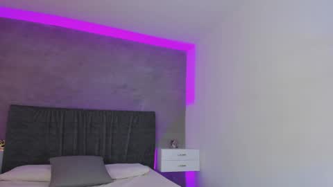 Carolina   online show from February 19, 5:16 pm