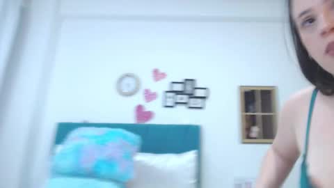 Snapshot of kam_lopez chatting on March 8, 12:00 am Kamilalopez online show from March 8, 12:00 am