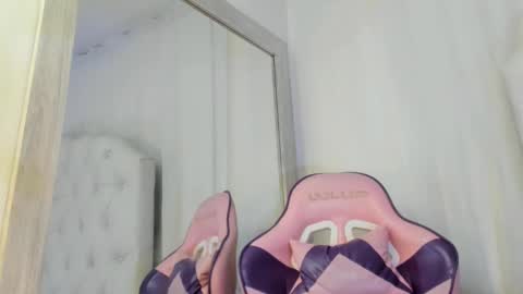 Snapshot of kamila_arias chatting on February 11, 3:08 pm online show from February 11, 3:08 pm