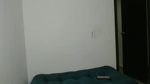 Snapshot of kammy_cami chatting on September 12, 11:07 pm kammy y camila online show from September 12, 11:07 pm