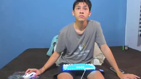 KAN  online show from December 4, 1:25 pm