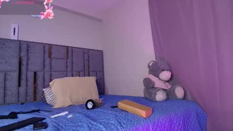 kaoriille online show from February 1, 2:41 am